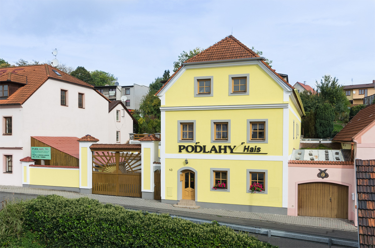 Exteriér prodejny v Domažlicích
